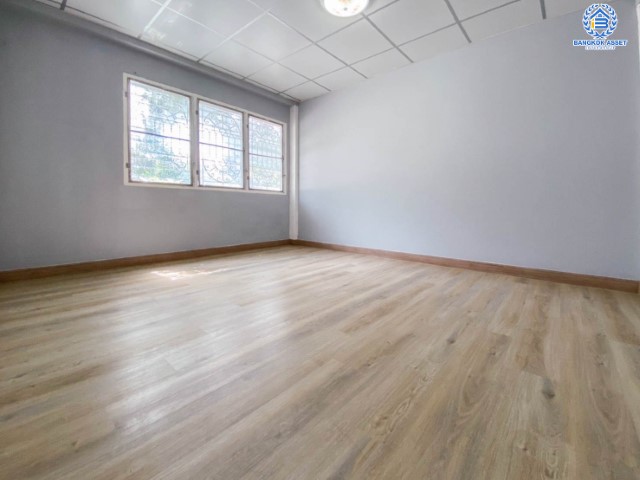 *****ทาวน์เฮ้าส์มือสองย่านนนทบุรี ม.ติวานนท์41 ติวานนท์ บนเนื้อที่ 16.5 ตร.ว. ฟังก์ชัน 3 ห้องนอน 3 ห้องน้ำ 1 ที่จอดรถ ตกแต่งพร้อมอยู่ ห่างจะถนนใหญ่แค่ 400 ม.!! ทำเลดี ใกล้รถไฟฟ้าในอนาคตสายสีชมพู "สถานีสามัคคี" และทางด่วน "'งามวงศ์วาน" จองเลย!